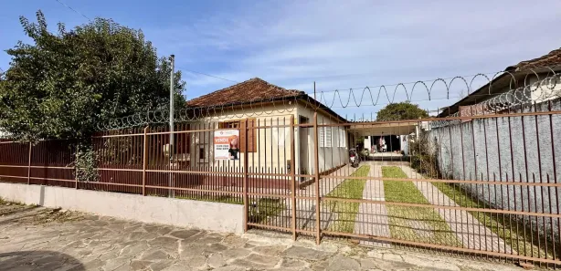 Terreno / Lote / Condomínio à venda, 450m² no Tomazetti, Santa Maria