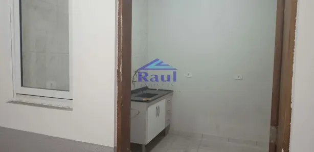 Casa com 1 Quarto para alugar, 50m² no Jardim Clementino, Taboão da Serra