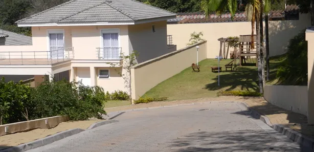 Casa de Condomínio com 4 Quartos para venda ou aluguel, 264m² no Chácara Santa Lúcia dos Ypes, Carapicuíba
