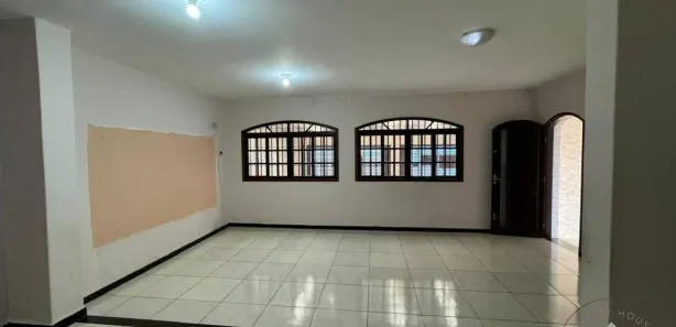 Sobrado com 4 Quartos à venda, 180m² no Jardim das Praias, São Paulo