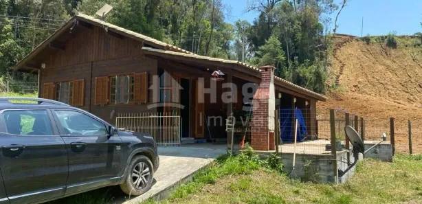 Fazenda / Sítio / Chácara com 3 Quartos à venda, 5600m² no , Águas Mornas