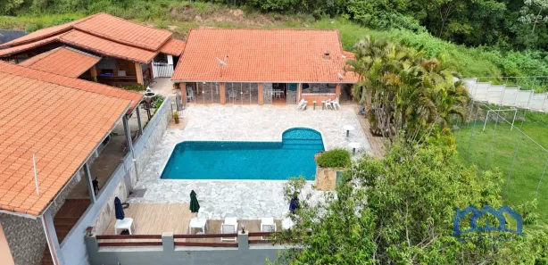 Fazenda / Sítio / Chácara com 5 Quartos à venda, 2200m² no , Mairinque