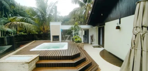 Casa com 3 Quartos para alugar, 380m² no Do Salto, Blumenau