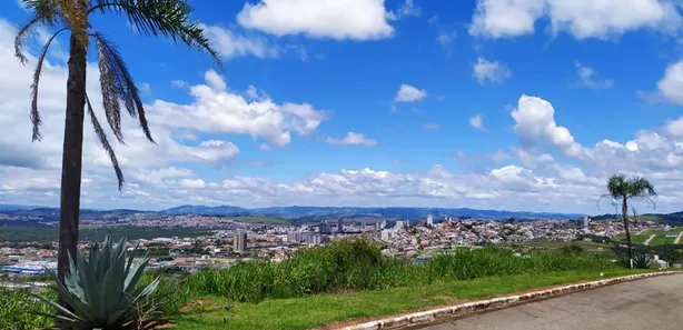 Terreno / Lote / Condomínio à venda, 1400m² no Village Ângelo Guersoni, Pouso Alegre