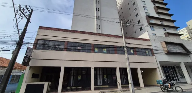 Conjunto Comercial / Sala para alugar, 122m² no Cristo Rei, Curitiba