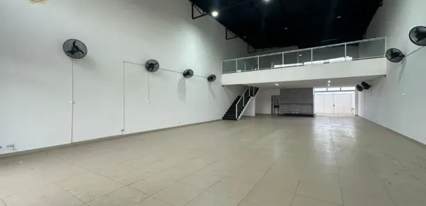 Galpão / Depósito / Armazém para alugar, 324m² no Jardim Europa, Jaguariúna