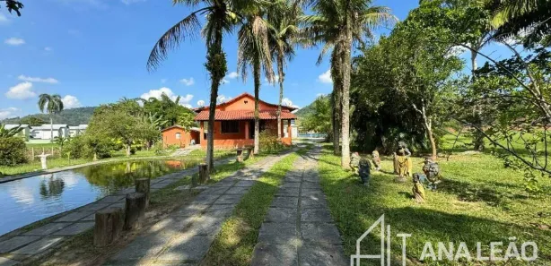 Fazenda / Sítio / Chácara com 3 Quartos à venda, 180m² no Parada Modelo, Guapimirim