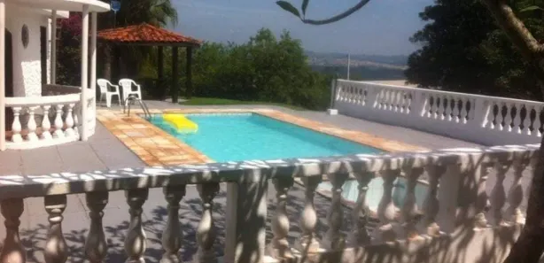Fazenda / Sítio / Chácara com 2 Quartos à venda, 420m² no Chácara da Colina, Atibaia