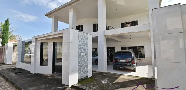 Casa de Condomínio com 4 Quartos à venda, 400m² no Região dos Lagos, Brasília