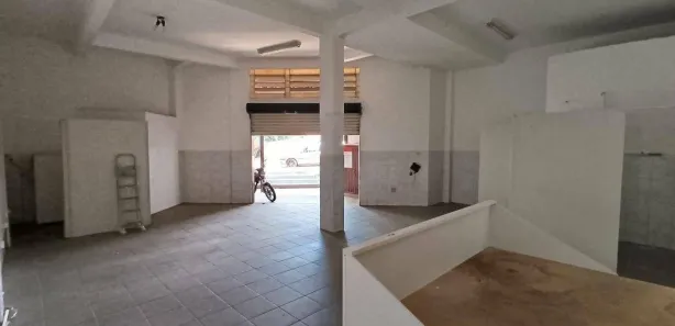 Loja / Salão / Ponto Comercial para alugar, 64m² no Califórnia, Londrina
