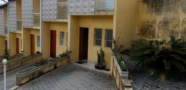 Casa de Condomínio com 2 Quartos à venda, 80m² no Reneville, Mairinque