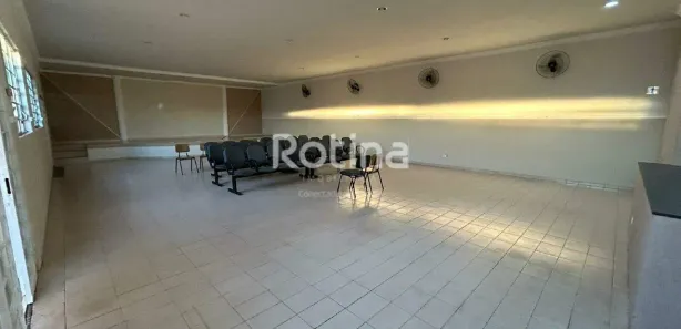 Galpão / Depósito / Armazém à venda, 181m² no Planalto, Uberlândia