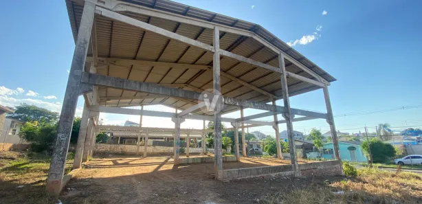 Galpão / Depósito / Armazém para venda ou aluguel, 320m² no Juscelino Kubitschek, Santa Maria