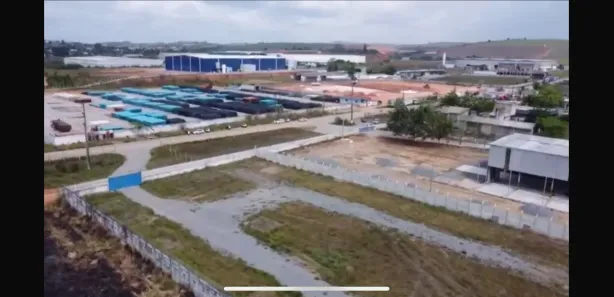Galpão / Depósito / Armazém para alugar, 20000m² no Centro, Escada