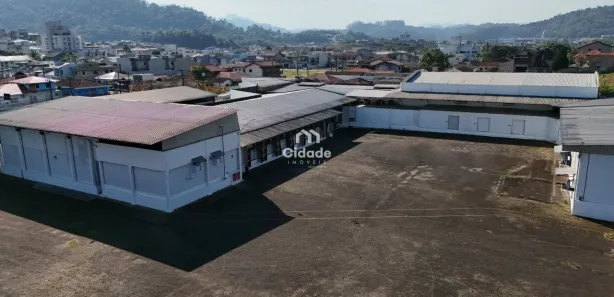 Galpão / Depósito / Armazém para venda ou aluguel, 5450m² no Barra do Rio Cerro, Jaraguá do Sul