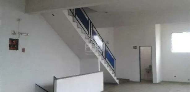 Galpão / Depósito / Armazém para alugar, 350m² no Casa Grande, Diadema