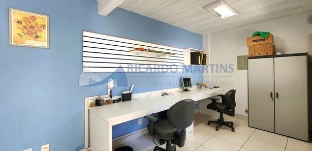 Galpão / Depósito / Armazém para venda ou aluguel, 250m² no Vila Emil, Mesquita