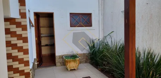 Casa de Condomínio com 3 Quartos para alugar, 230m² no Horto, Campos dos Goytacazes