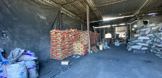 Galpão / Depósito / Armazém à venda, 500m² no Olinda, Nilópolis