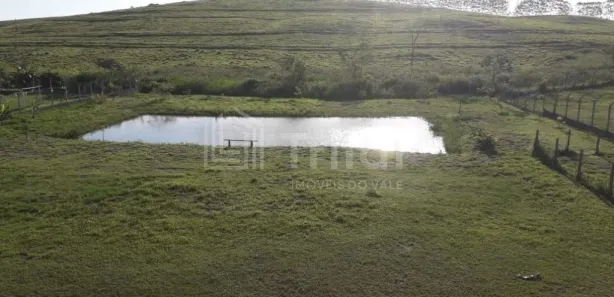 Fazenda / Sítio / Chácara com 2 Quartos à venda, 312m² no Chácara Marambaia, Caçapava