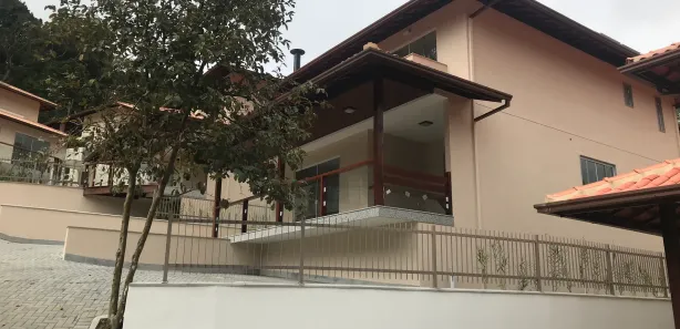 Casa de Condomínio com 4 Quartos para alugar, 250m² no Cônego, Nova Friburgo