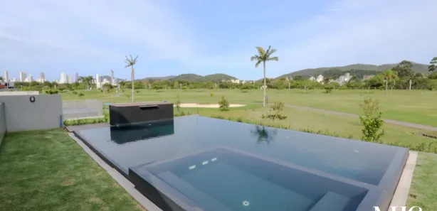 Casa de Condomínio com 5 Quartos para alugar, 600m² no Centro, Camboriú