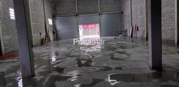 Galpão / Depósito / Armazém para alugar, 745m² no Parque São Vicente, São Vicente