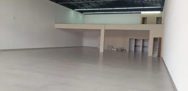 Loja / Salão / Ponto Comercial para alugar, 600m² no Centro, Arapongas