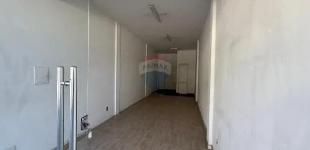 Loja / Salão / Ponto Comercial para alugar, 30m² no Bingen, Petrópolis