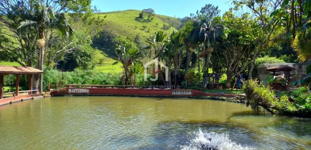 Fazenda / Sítio / Chácara com 2 Quartos à venda, 734m² no Estiva, Taubaté