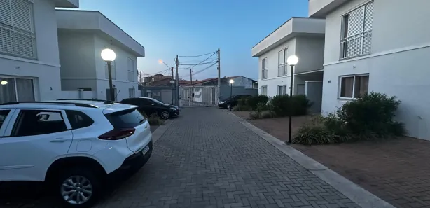 Casa de Condomínio com 2 Quartos à venda, 111m² no Reneville, Mairinque