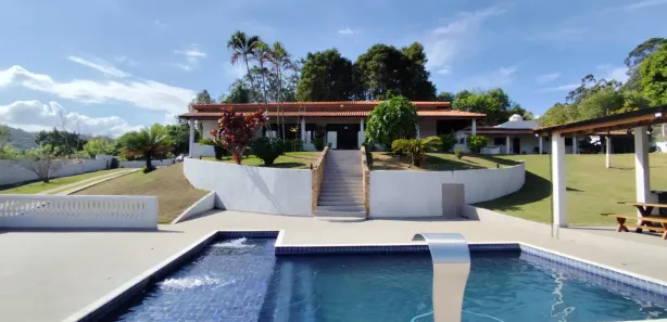 Fazenda / Sítio / Chácara com 2 Quartos à venda, 7000m² no , Mairinque