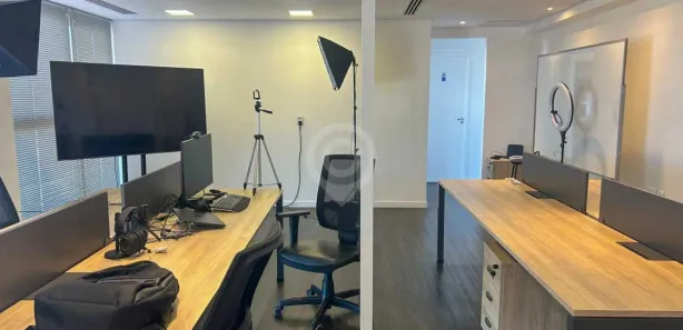 Conjunto Comercial / Sala para alugar, 77m² no Centro, Itatiba