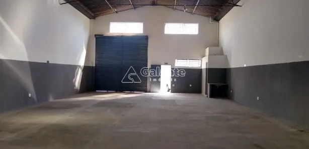 Galpão / Depósito / Armazém para alugar, 220m² no Jardim do Lago, Campinas