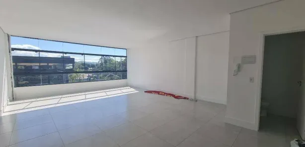 Conjunto Comercial / Sala para alugar, 53m² no Do Salto, Blumenau