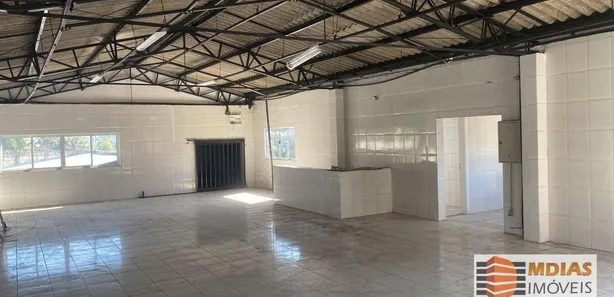 Galpão / Depósito / Armazém para venda ou aluguel, 700m² no Vila Santa Maria, Itapecerica da Serra