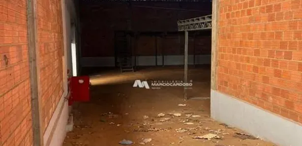 Galpão / Depósito / Armazém para venda ou aluguel, 2118m² no Centro, Mirassol