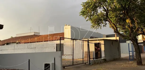 Terreno / Lote / Condomínio para alugar, 808m² no Jardim Primavera, Araraquara