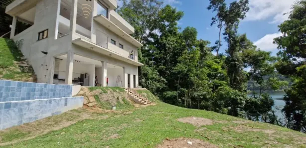 Fazenda / Sítio / Chácara com 3 Quartos à venda, 290m² no Chácaras Condomínio Recanto Pássaros II, Jacareí
