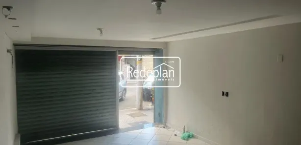 Loja / Salão / Ponto Comercial para alugar, 131m² no Aterrado, Volta Redonda