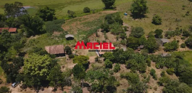 Fazenda / Sítio / Chácara com 3 Quartos à venda, 237m² no Chácara Marambaia, Caçapava