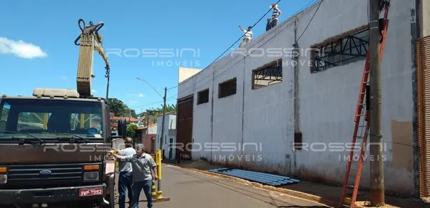 Loja / Salão / Ponto Comercial para alugar, 580m² no , Cravinhos