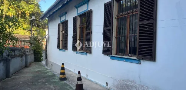 Casa Comercial com 4 Quartos para alugar, 168m² no Centro, Petrópolis