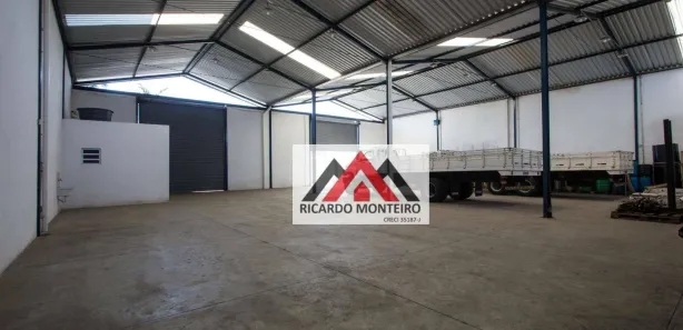 Galpão / Depósito / Armazém para venda ou aluguel, 547m² no Parque das Nações, Pindamonhangaba