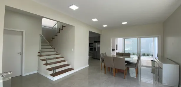 Casa de Condomínio com 3 Quartos para alugar, 280m² no Vila Oliveira, Mogi das Cruzes
