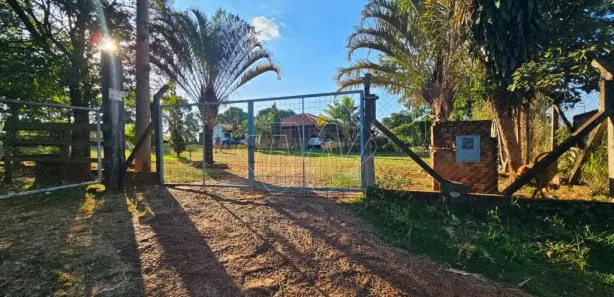 Fazenda / Sítio / Chácara à venda, 2000m² no Machados, Araraquara