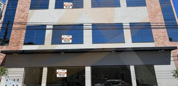 Loja / Salão / Ponto Comercial para alugar, 224m² no Centro, Arapongas