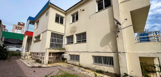 Casa com 6 Quartos para alugar, 289m² no Centro, Criciúma