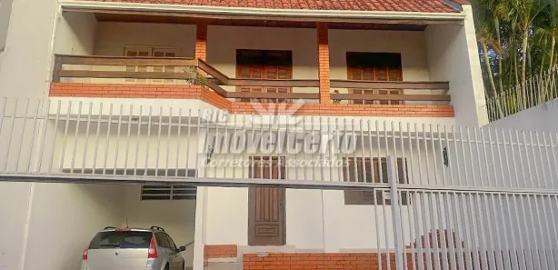 Sobrado com 3 Quartos à venda, 222m² no Guabirotuba, Curitiba