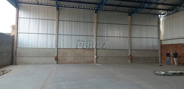 Galpão / Depósito / Armazém para alugar, 500m² no Jardim Silvino, Cambé